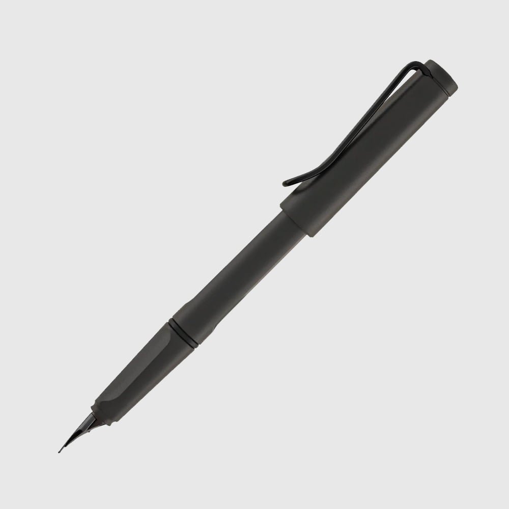 Fountain Pen in Charcoal Black (2)